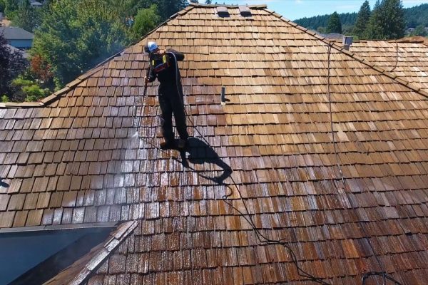 Best-Way-to-Clean-Cedar-Shake-Roof-1