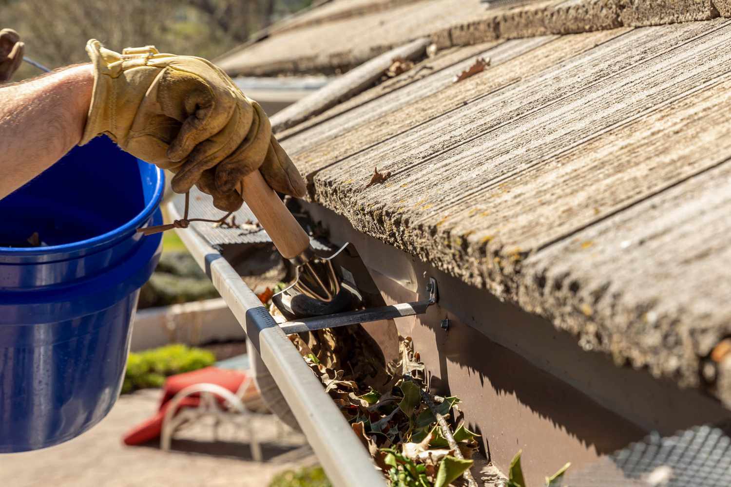 clean-gutters-and-downspouts-1824714-01-d167dfb6d3494a95bcb20ee7a94f6cf9 clean-gutters-and-downspouts-1824714-01-d167dfb6d3494a95bcb20ee7a94f6cf9